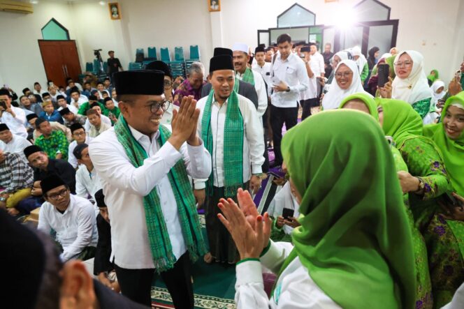 
 Gubernur Banten Andra Soni saat Safari Ramadan ke Kantor Pengurus Wilayah Nahdlatul Ulama (PWNU) Provinsi Banten yang berlokasi di Jalan Raya Jakarta, Kecamatan Cipocok Jaya, Kota Serang. Foto: ist
