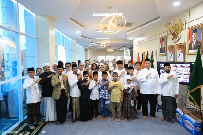 
 PT Bank Pembangunan Daerah Banten (Perseroda) Tbk atau Bank Banten menggelar kegiatan Buka Puasa Bersama yang dirangkaikan dengan aksi sosial. Foto: ist
