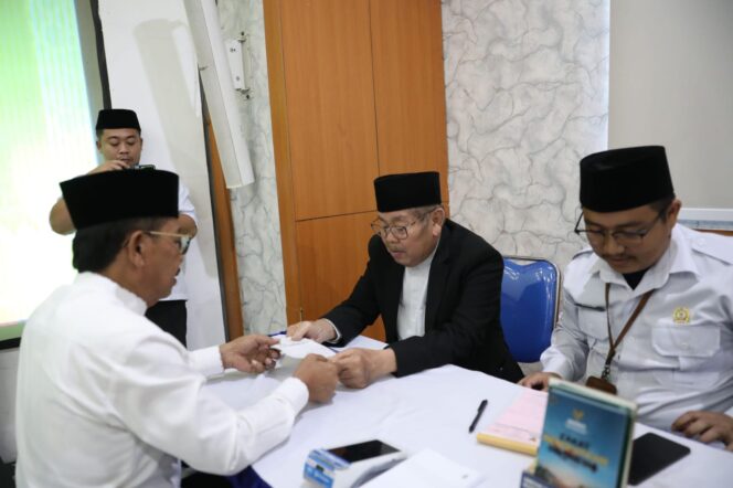 
 Wali Kota Tangerang Sachrudin saat menghadiri kegiatan Gebyar Zakat Maal yang diselenggarakan oleh Badan Amil Zakat Nasional (BAZNAS) Kota Tangerang di Aula Al-Amanah. Foto: ist