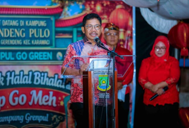 
 Wali Kota Tangerang Sachrudin saat menghadiri perayaan cap Gomeh di Kampung Grendeng Pulo RW 09 Kelurahan Gerendeng, Kota Tangerang, foto: ist
