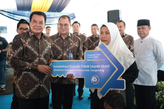 
 Bupati Tangerang Moch. Maesyal Rasyid bersama Wakil Menteri UMKM RI Helvi Yuni Moraza menghadiri acara peringatan Hari Ulang Tahun (HUT) ke-50 Perumdam Tirta Kerta Raharja (TKR). Foto: ist