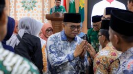 Gubernur Banten Andra Soni saat menghadiri acara Silaturahmi Idul Fitri di Kantor Pimpinan Wilayah Muhammadiyah Provinsi Banten, Jl. Ki Ajurum No. 2 Cipocok, Kota Serang. Foto: ist 