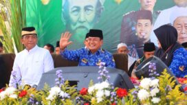 Bupati Tangerang Moch. Maesyal Rasyid saat menghadiri Istighosah dan Tabligh Akbar dalam rangka Hari Ulang Tahun (HUT) ke-20 Kecamatan Gunung Kaler sekaligus menutup secara resmi Festival UMKM Ngider Kecamatan. Foto: ist