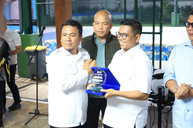 
 Gubernur Banten Andra Soni saat menghadiri acara Silaturahmi Kamtibmas yang digelar Polda Banten bersama Persatuan Wartawan Indonesia (PWI) Banten di Lapangan UH Tennis Center, Kota Serang. Foto: ist