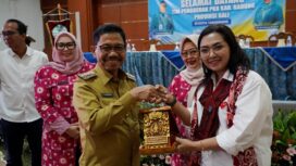 Wali Kota Tangerang, Sachrudin, saat menerima kunjungan Tim Penggerak PKK Kabupaten Badung di Gedung Nyimas Melati. Foto: ist