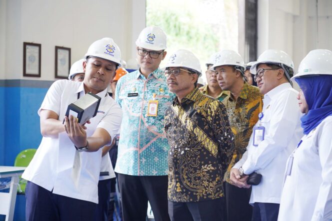 
 Wali Kota Tangerang Sachrudin Didampingi Kadishub Kota Tangerang, Achmad Suhaeli di Gedung Garuda Laksana, Poltrada Bali. Foto: ist