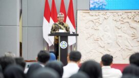 Wali Kota Tangerang Sachrudin saat memberi kuliah umum di Politeknik Transportasi Darat (Poltrada) Indonesia. Foto: ist 