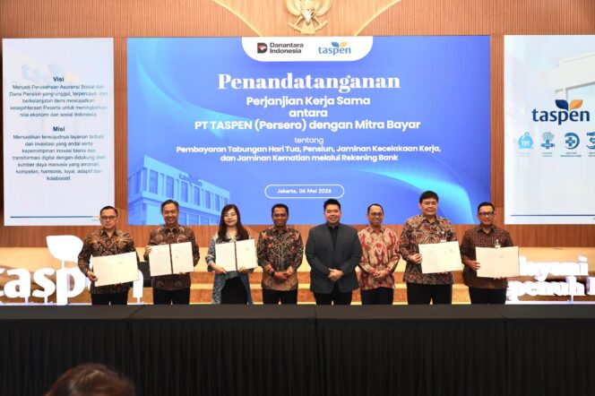 
 Penandatanganan Perjanjian Kerja Sama (PKS) antara Bank Banten dengan TASPEN terkait layanan pembayaran manfaat bagi peserta pada Rabu, 6 Mei 2026, di Kantor Pusat TASPEN, Jakarta Pusat. Foto: Ist
