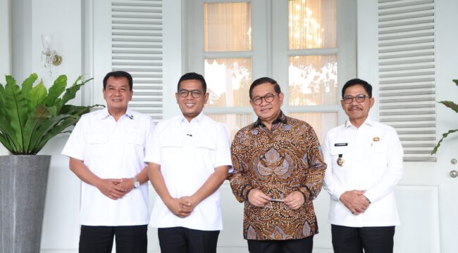 Gubernur Banten Andra Soni Didampingi Wali Kota Tangerang Sachrudin dan Bupati Tangerang Moch Maesyal Rasyid saat bertemu dengan Gubernur DKI Jakarta Pramono Anung. Foto: ist