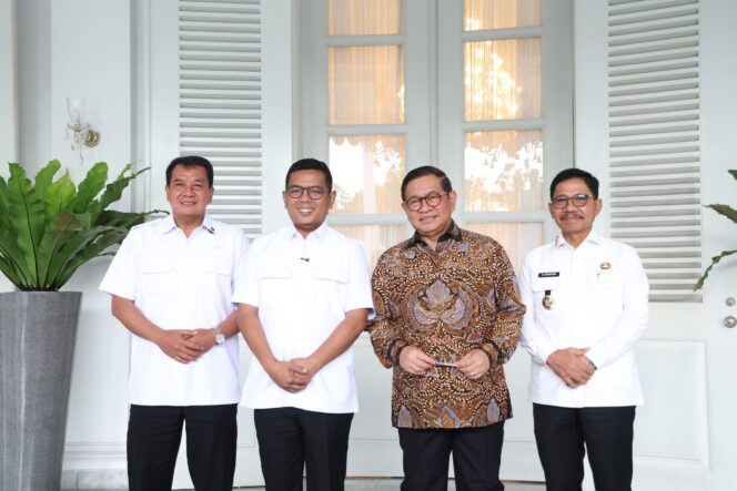 
 Gubernur Banten Andra Soni Didampingi Wali Kota Tangerang Sachrudin dan Bupati Tangerang Moch Maesyal Rasyid saat bertemu dengan Gubernur DKI Jakarta Pramono Anung. Foto: ist