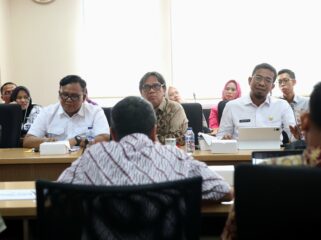 Pemprov Banten Rapat Pembahasan usulan itu dilakukan bersama Direktur Jenderal Otonomi Daerah (Dirjen Otda) Kementerian Dalam Negeri (Kemendagri) Cheka Virgowansyah. Foto: 