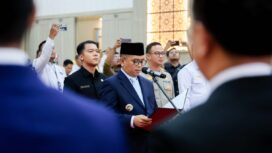 Gubernur Banten Andra Soni saat mengukuhkan Forum TJSKBLP Provinsi Banten masa bakti 2026–2030 di Pendopo Gubernur Banten, Kawasan Pusat Pemerintahan Provinsi Banten (KP3B), Curug, Kota Serang. Foto: ist
