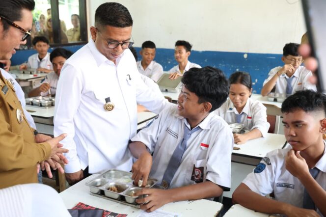 
 Gubernur Banten Andra Soni saat Kunjungi SMKN 4 Kota Tangerang. Foto: ist
