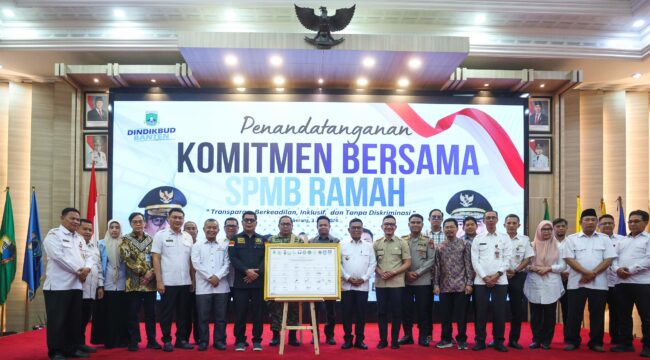 Penandatanganan Komitmen Bersama SPMB Ramah Tahun Ajaran 2026-2027 di Pendopo Gubernur, Kawasan Pusat Pemerintahan Provinsi Banten (KP3B) Curug, Kota Serang. Foto: ist