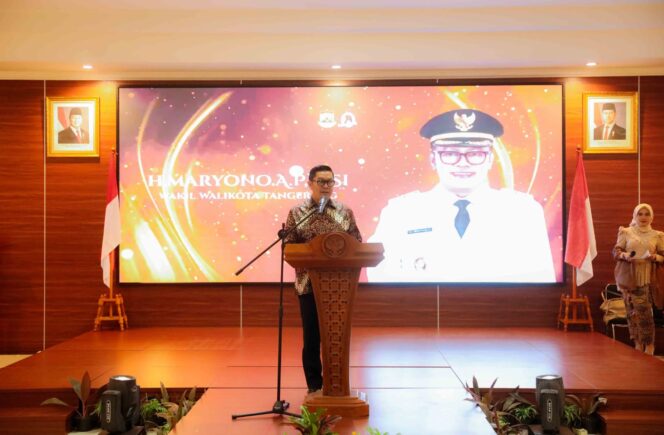
 Wakil Wali Kota Tangerang, H. Maryono Hasan, saat menghadiri sekaligus memberikan arahan dan motivasi kepada para finalis dalam ajang Grand Final Putri Hijabfluencer Banten 2026 yang digelar di Le Semar Hotel Karawaci, Kota Tangerang. Foto: ist