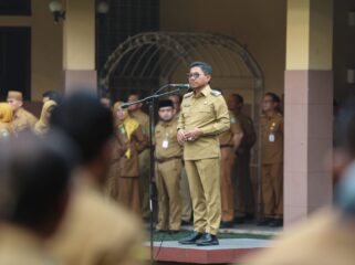 Wali Kota Tangerang Sachrudin Sachrudin saat memimpin Apel Pegawai di Lingkungan Pemerintah Kota Tangerang dan bertindak sebagai pembina apel di Kawasan Pusat Pemerintahan (Puspem) Kota Tangerang. Foto: ist