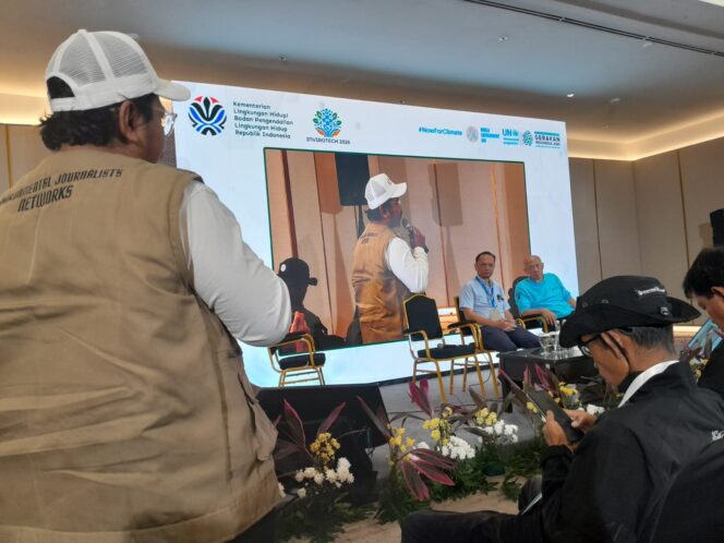 
 Ketua Banksasuci Foundation Ade Yunus saat menghadiri Forum Diskusi Komunitas Peduli Sungai pada Forum Invirotech Expo 2026 di JICC Jakarta. Foto: ist