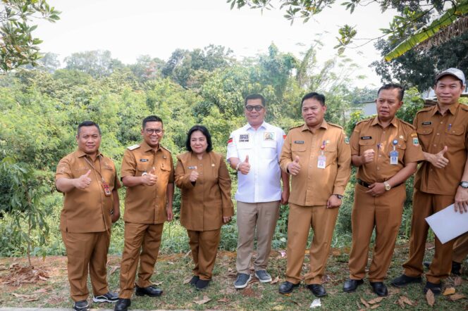 
 Gubernur Banten Andra Soni saat meninjau SMAN 3 Rangkasbitung, Jalan Letnan Muharam, Muara Ciujung Baru, Rangkasbitung, Kabupaten Lebak. Foto: ist
