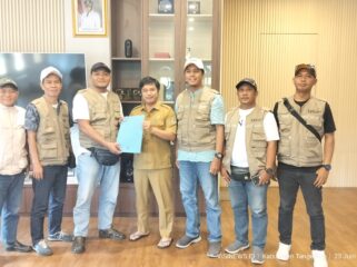 Kepala Bappeda Kabupaten Tangerang, Erwin Mawandy saat menerima audiensi Enviromental Journalist Network (EJN). Foto: EJN