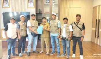 Kepala Bappeda Kabupaten Tangerang, Erwin Mawandy saat menerima audiensi Enviromental Journalist Network (EJN). Foto: EJN