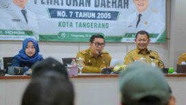 Wakil Wali Kota Tangerang, Maryono, saat membuka kegiatan Sosialisasi Peraturan Daerah Kota Tangerang yang digelar di Kantor Kecamatan Periuk. Foto: ist