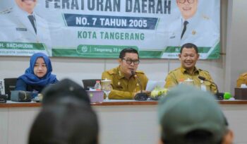 Wakil Wali Kota Tangerang, Maryono, saat membuka kegiatan Sosialisasi Peraturan Daerah Kota Tangerang yang digelar di Kantor Kecamatan Periuk. Foto: ist