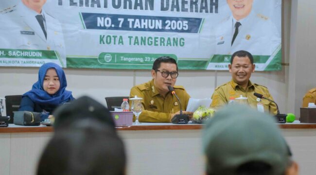 Wakil Wali Kota Tangerang, Maryono, saat membuka kegiatan Sosialisasi Peraturan Daerah Kota Tangerang yang digelar di Kantor Kecamatan Periuk. Foto: ist