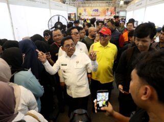 Wali Kota Tangerang, Sachrudin, saat membuka Job Fair Kota Tangerang 2026 yang dilaksanakan di Metropolis Mall Kota Tangerang. Foto: ist