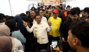 Wali Kota Tangerang, Sachrudin, saat membuka Job Fair Kota Tangerang 2026 yang dilaksanakan di Metropolis Mall Kota Tangerang. Foto: ist