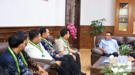 Gubernur Andra Soni saat menerima audiensi Pengurus Besar (PB) Serikat Mahasiswa Muslimin Indonesia (SEMMI) di Ruang Kerja Gubernur Banten, Kawasan Pusat Pemerintahan Provinsi Banten (KP3B), Kota Serang. Foto: ist