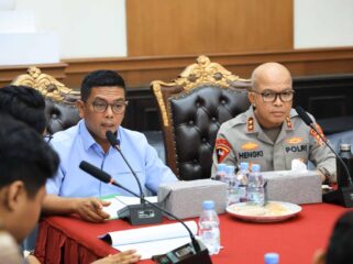 Gubernur Banten Andra Soni bersama Kapolda Banten Irjen.Pol.Hengki saat menerima audiensi pengurus Badan Eksekutif Mahasiswa Nusantara (BEMNUS). Foto: ist