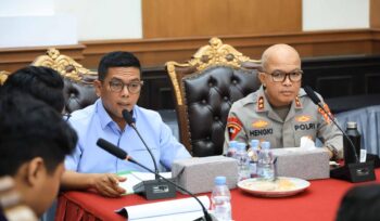 Gubernur Banten Andra Soni bersama Kapolda Banten Irjen.Pol.Hengki saat menerima audiensi pengurus Badan Eksekutif Mahasiswa Nusantara (BEMNUS). Foto: ist