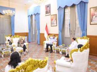 Gubernur Banten Andra Soni saat menerima kunjungan jajaran Pengurus Daerah Gerakan Kristiani Indonesia Raya (GEKIRA) Provinsi Banten di Gedung Negara Provinsi Banten, Kota Serang. Foto: ist