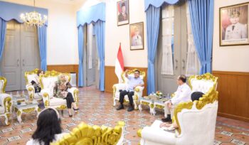Gubernur Banten Andra Soni saat menerima kunjungan jajaran Pengurus Daerah Gerakan Kristiani Indonesia Raya (GEKIRA) Provinsi Banten di Gedung Negara Provinsi Banten, Kota Serang. Foto: ist