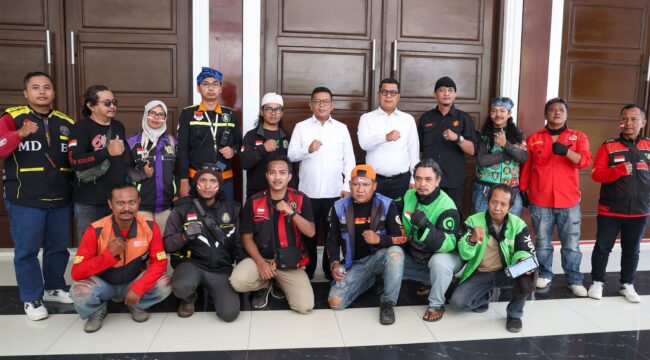 Gubernur Banten Andra Soni saat menerima audiensi di Pendopo Gubernur Banten, Kota Serang. Foto: Ist 