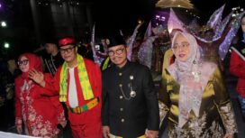 Penampilan kontingen Kota Tangerang menjadi salah satu yang paling mencuri perhatian dalam Karnaval Budaya Nusantara yang menutup rangkaian Rapat Kerja Nasional (Rakernas) Apeksi XVIII Tahun 2026 di Kota Medan. Foto: ist