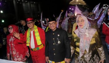 Penampilan kontingen Kota Tangerang menjadi salah satu yang paling mencuri perhatian dalam Karnaval Budaya Nusantara yang menutup rangkaian Rapat Kerja Nasional (Rakernas) Apeksi XVIII Tahun 2026 di Kota Medan. Foto: ist