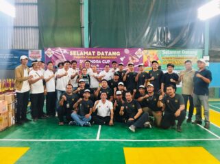 Bupati Tangerang, Moch. Maesyal Rasyid secara resmi menutup final turnamen badminton Suhendra Cup 2026, yang digelar di LB Sport, Desa Bojong Renged, Kecamatan Teluknaga, Kabupaten Tangerang. Foto: Sri