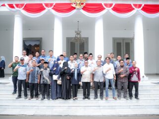Gubernur Banten Andra Soni saat menerima audiensi perwakilan masyarakat dari tiga kecamatan itu di Gedung Negara Provinsi Banten, Kota Serang. Foto: Ist