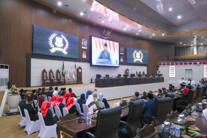 
 Rapat Paripurna Istimewa untuk mendengarkan Pidato Kenegaraan Presiden Republik Indonesia Prabowo Subianto dalam rangka Sidang Tahunan MPR RI serta Sidang Bersama DPR RI dan DPD RI di Gedung DPRD Provinsi Banten, Kota Serang. Foto: Ist