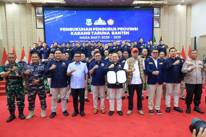 
 Gubernur Banten Andra Soni saat melakukan pengukuhan Pengurus Provinsi Karang Taruna Banten masa bakti 2026-2031 di Kawasan Pusat Pemerintahan Provinsi Banten (KP3B), Curug, Kota Serang. Foto: Ist