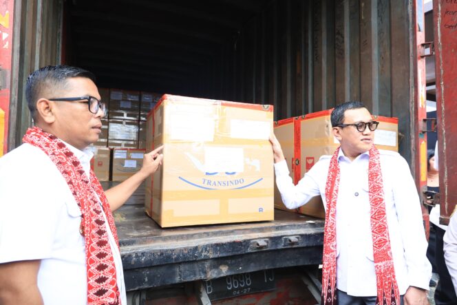 
 Gubernur Banten Andra Soni dan Kepala Badan Karantina Indonesia Abdul Kadir Karding. Foto: ist