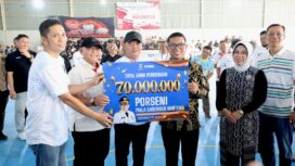 Gubernur Banten Andra Soni Didampingi Kadis Pendidikan Jamaluddin dan dihadiri Ketua KONI Banten Agus Rasyid, Ketua Asosiasi Futsal Provinsi Banten Awal Pasenggong saat pembukaan Porseni Futsal Piala Gubernur Banten. Foto: Ist