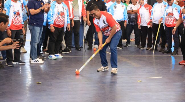 Gubernur Banten Andra Soni secara resmi membuka Kejuaraan Nasional (Kejurnas) Hoki Ruangan (Indoor) 2026 di GOR Nambo Jaya Sport Center, Kota Tangerang. Foto: Ist