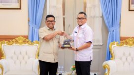 Gubernur Banten Andra Soni dan Ketua DPD Apersi Banten, Anto Distanto. Foto: Ist