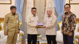 Gubernur Banten Andra Soni bersama Komisaris PT Telkom Akses Ricky HS Tamba beserta jajaran direksi, serta Kepala Diskominfo Provinsi Banten Beni Foto: Ist