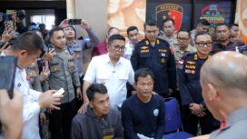 Gubernur Banten Andra saat menghadiri konferensi pers terkait Operasi SAR Pencarian Korban Erupsi Gunung Anak Krakatau di Markas Kepolisian Daerah (Mapolda) Banten, Kota Serang. Foto: Ist