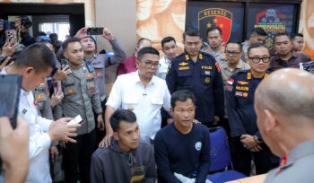 Gubernur Banten Andra saat menghadiri konferensi pers terkait Operasi SAR Pencarian Korban Erupsi Gunung Anak Krakatau di Markas Kepolisian Daerah (Mapolda) Banten, Kota Serang. Foto: Ist