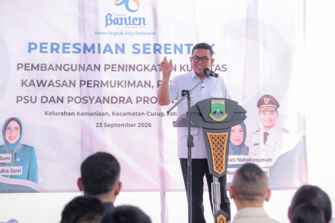 
 Gubernur Banten Andra Soni saat menghadiri peresmian serentak pembangunan peningkatan kualitas kawasan permukiman, perumahan, sarana umum, dan Posyandra Provinsi Banten tahun anggaran 2025 yang dipusatkan di Lingkungan Jaga Baya, Desa Kemanisan, Kecamatan Curug, Kota Serang. Foto: Ist