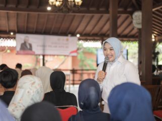 Anggota Komisi XI DPR RI dari Fraksi Partai Gerindra, Annisa Mahesa, saat melakukan Sosialisasi Empat Pilar MPR RI bertema “Inklusi Keuangan Dalam Bingkai Empat Pilar Kebangsaan” di Kecamatan Cipocok, Kota Serang. Foto: Ist